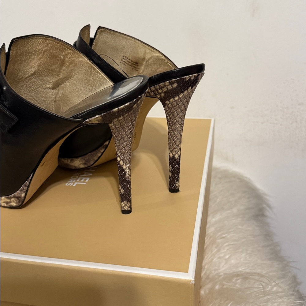 Michael Kors Isabella peptoe Mules - Picture 3 of 5